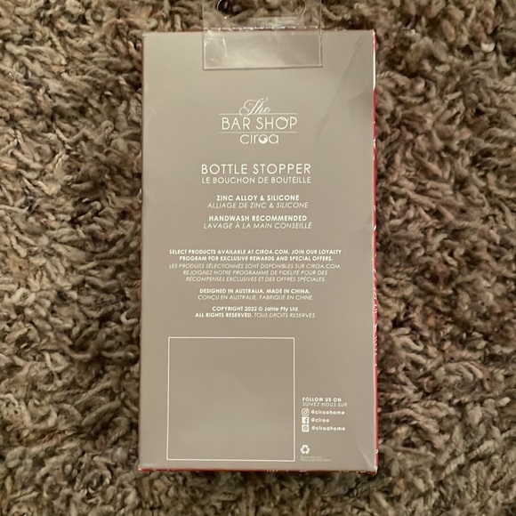 Jeweled Holiday Wreath Wine Bottle Stopper - Picture 2 of 5